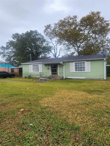1834 Corbitt St, Shreveport, LA 71108