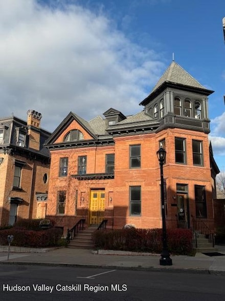420 Warren St, Hudson, NY 12534