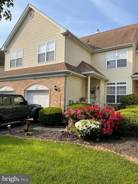 69 Shelley Cir, East Windsor, NJ 08520