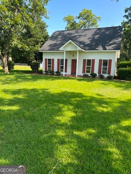 29 Grove Ln, Claxton, GA 30417