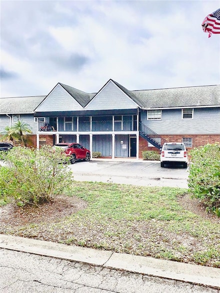 200 Country Club Dr Unit 407, Largo, FL 33771