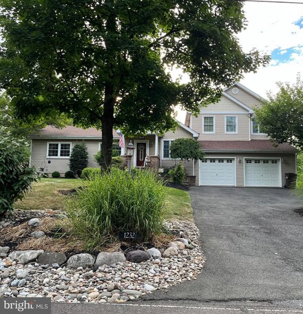 1232 Stump Rd, Chalfont, PA 18914