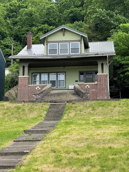 464 W 2nd St, Maysville, KY 41056