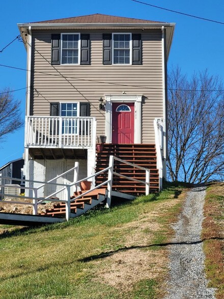 411 18th St SE, Roanoke, VA 24013