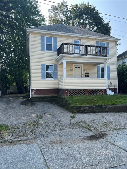 84 Summer St, Cranston, RI 02910