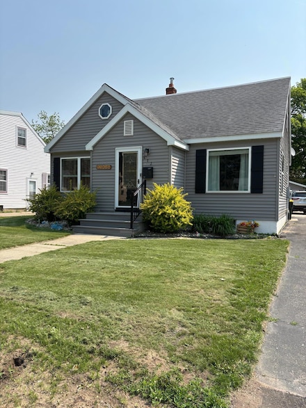 613 13th St SW, Willmar, MN 56201