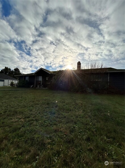 414 E Vashon Ave, Port Angeles, WA 98362