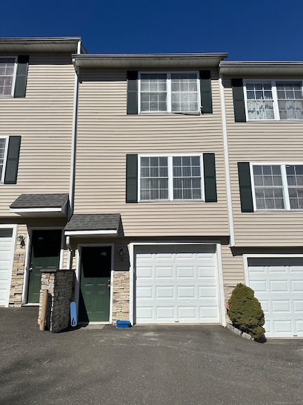 135 Bucks Hill Rd Unit 10, Waterbury, CT 06704