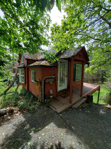 2891 E Jones Creek Rd, Grants Pass, OR 97526