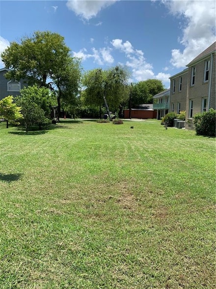 1121 Ocean Dr, Corpus Christi, TX 78404