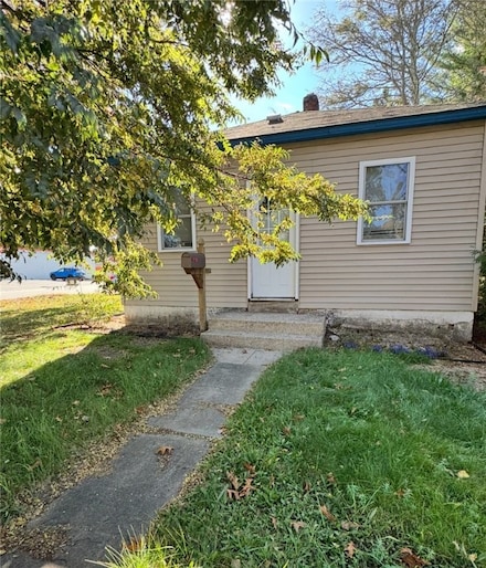 2536 W Shore Rd, Warwick, RI 02889