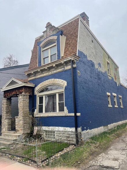 1216 Holman St, Covington, KY 41011