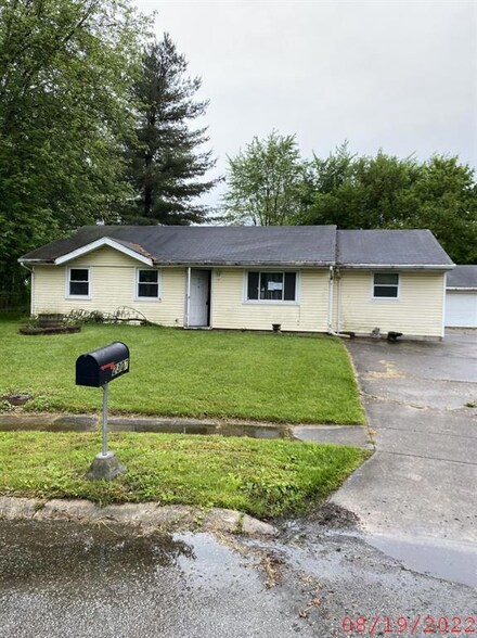 2307 Beauvoir Ct, Kokomo, IN 46902
