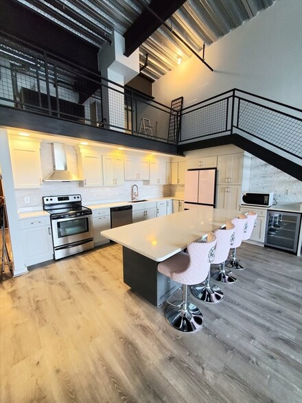 950 Broadway Unit 10, Chelsea, MA 02150