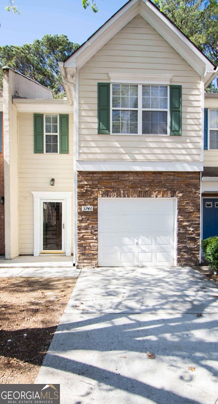 5740 Terremont Cir, Norcross, GA 30093