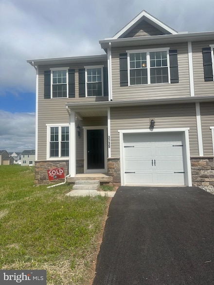 3715 Castle Dr, Dover, PA 17315
