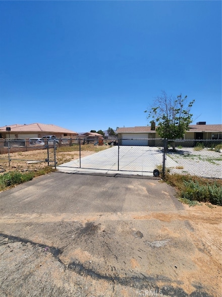 15225 Ramona Rd, Apple Valley, CA 92307