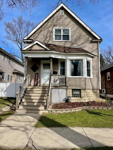 4153 Deyo Ave, Brookfield, IL 60513