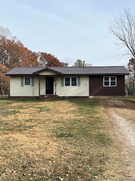 323 N Cedar St, Salem, AR 72576