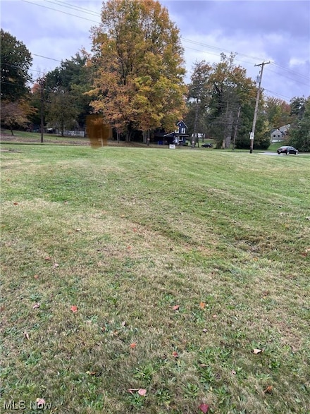 2002 Canfield Rd, Youngstown, OH 44511