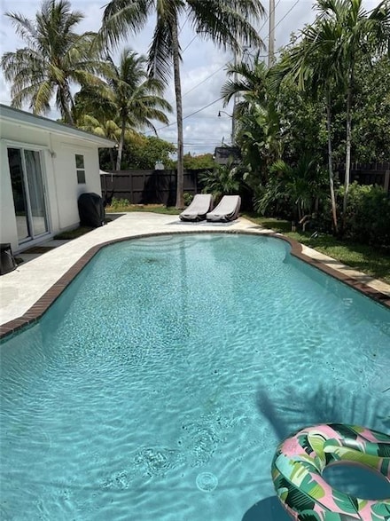 1411 NE 30th St, Pompano Beach, FL 33064