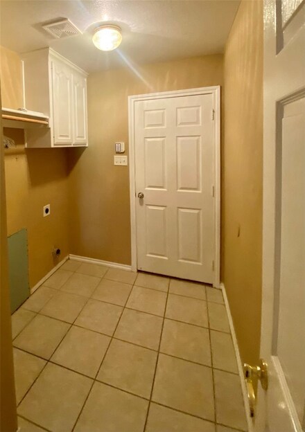 2319 Glenmoor Dr, Arlington, TX 76001