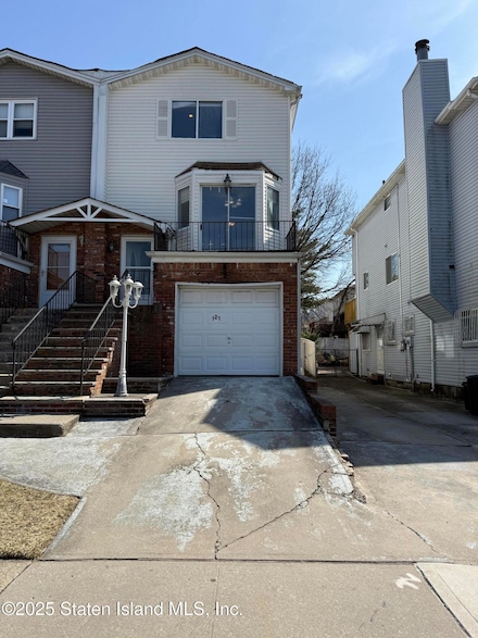 121 Rockne St, Staten Island, NY 10314