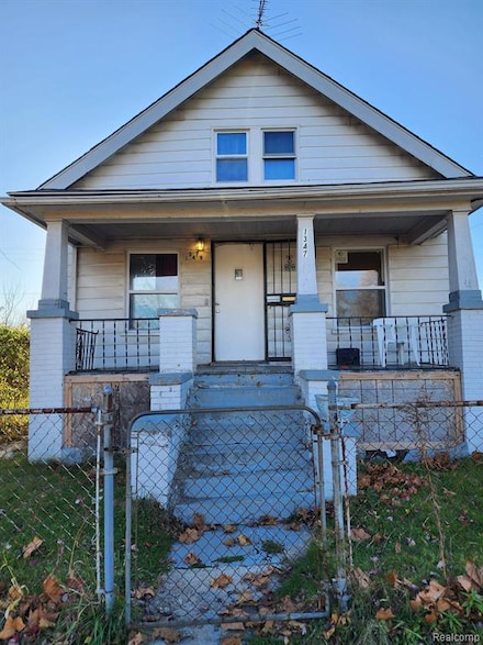 13479 Mackay St, HamtraMcK, MI 48212
