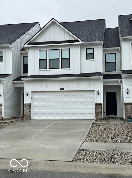10924 Morab Dr, Zionsville, IN 46077