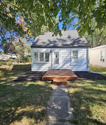 2645 Henry St, Lake Station, IN 46405