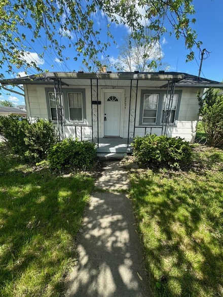 2121 S 18th St, New Castle, IN 47362