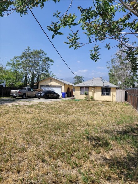 26534 Sparks St, Highland, CA 92346