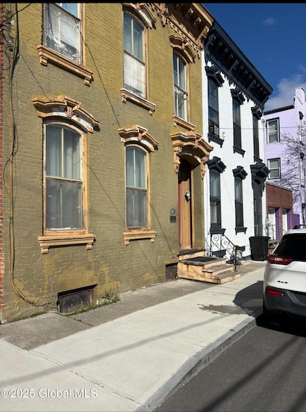 3 Osborne St, Albany, NY 12202