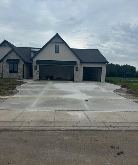 143 Beckerae Ct, Wrightstown, WI 54180