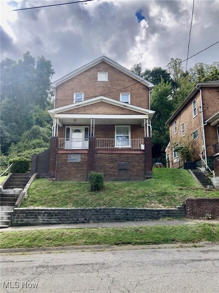 2913 Elm St, Weirton, WV 26062