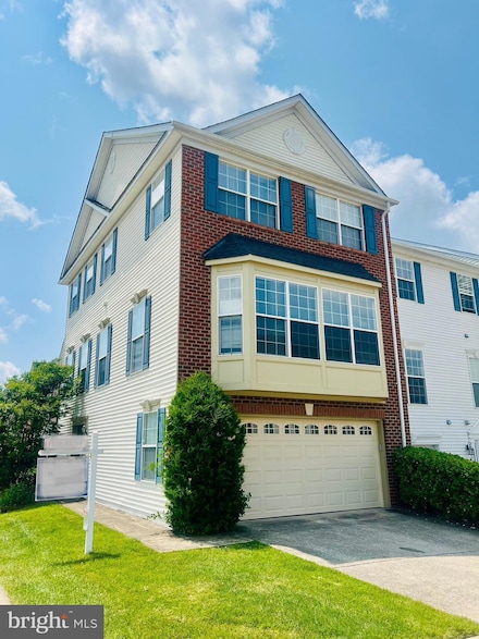 6351 Regal Oak Dr, Springfield, VA 22152