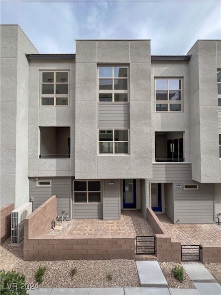 663 Spotted Falcon St, Las Vegas, NV 89138