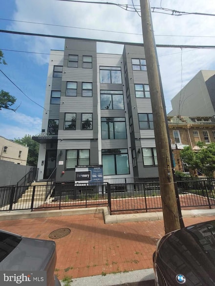 927 Kennedy St NW Unit 303, Washington, DC 20011