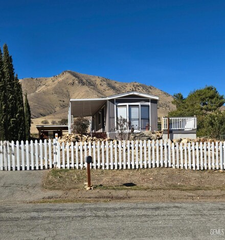 4525 Joshua Dr, Mountain Mesa, CA 93240