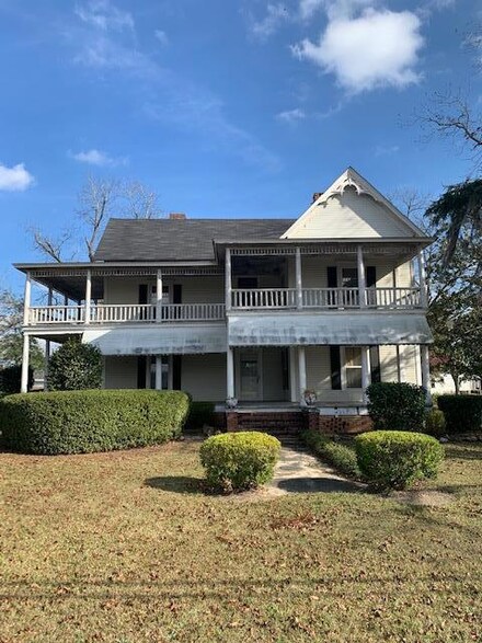 506 N McPhaul St, Sylvester, GA 31791