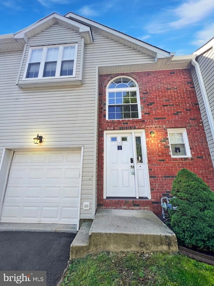 135 Tulip Ln, Ewing, NJ 08638