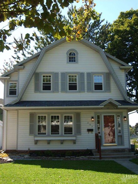 343 S Cornell Cir, Fort Wayne, IN 46807