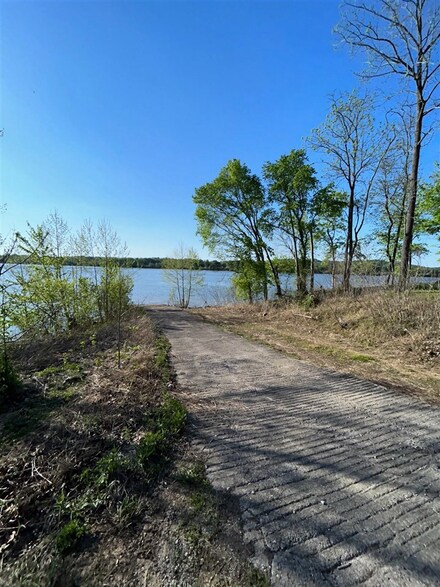 83 Old Ammons Stephensport Ln, Stephensport, KY 40170