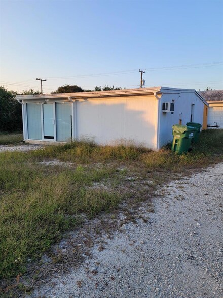 10131 SW 46th St, Miami, FL 33165