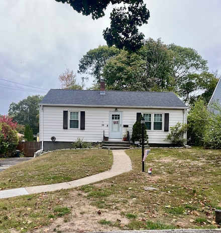 39 Chatham Dr, Norwalk, CT 06854