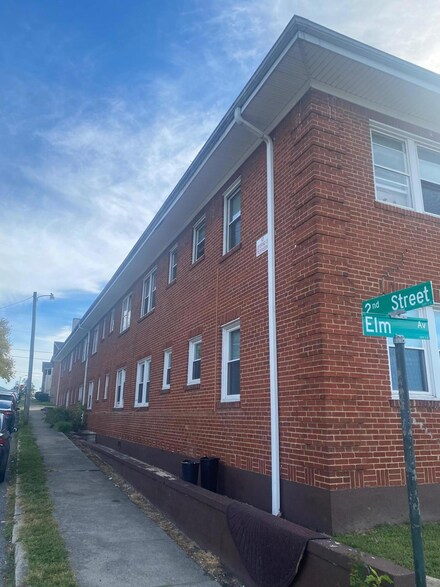 202 Elm Ave SW, Roanoke, VA 24016