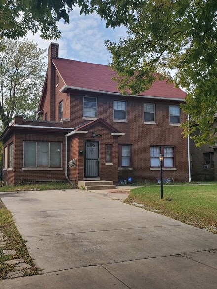 584 Roosevelt St, Gary, IN 46404