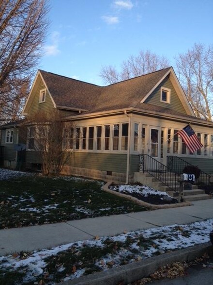 608 E Main St, Flora, IN 46929