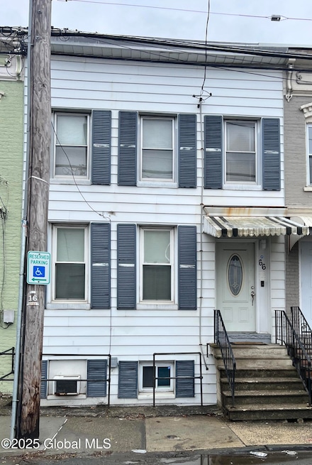 66 Jefferson St, Troy, NY 12180