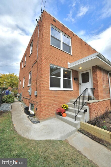 782 Kennedy St NE, Washington, DC 20011